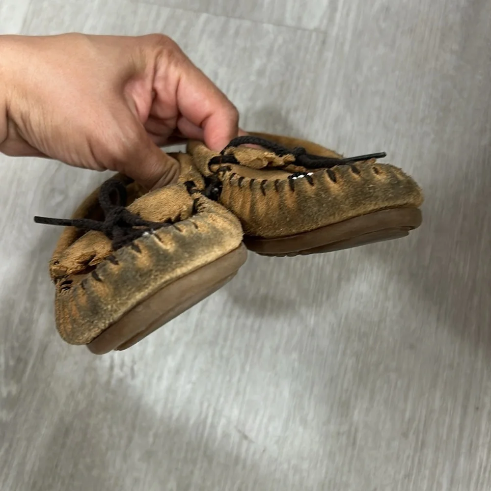 Minnetonka beaded leather mocassins
